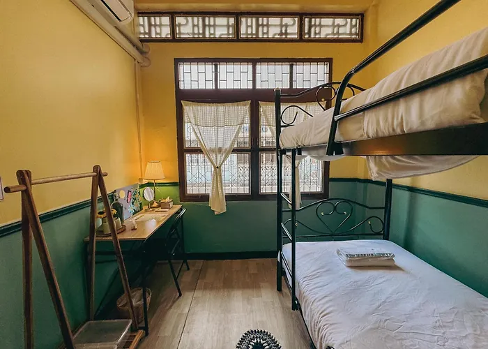 Hostel During Moonshine Bangkok